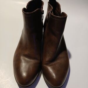 Michael By Michael Shannon Ladies Zip Up Ankle Boots Size 8. Faux Leather